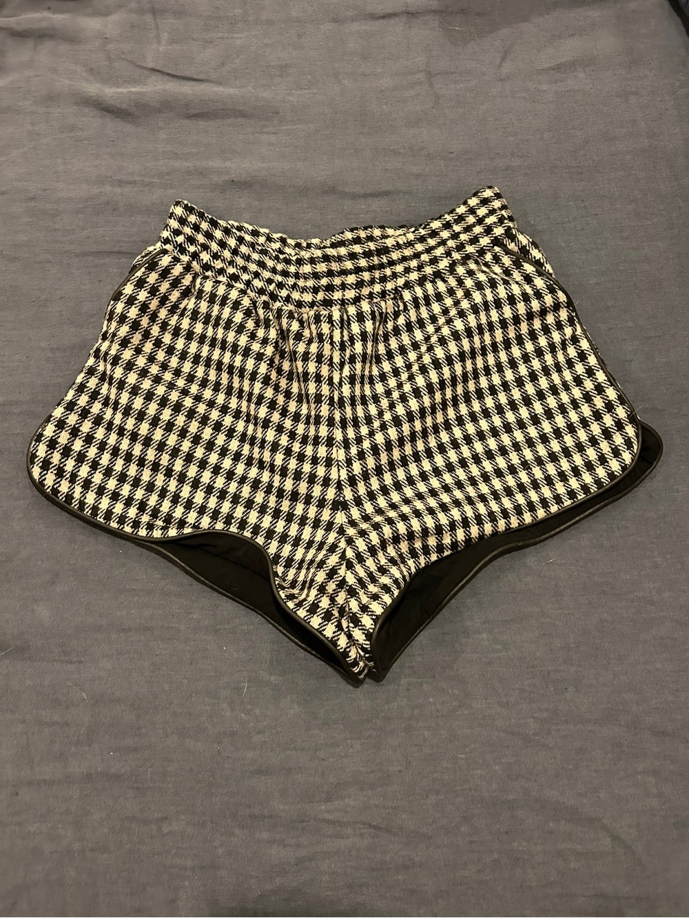 Houndstooth Shorts with Black Trim